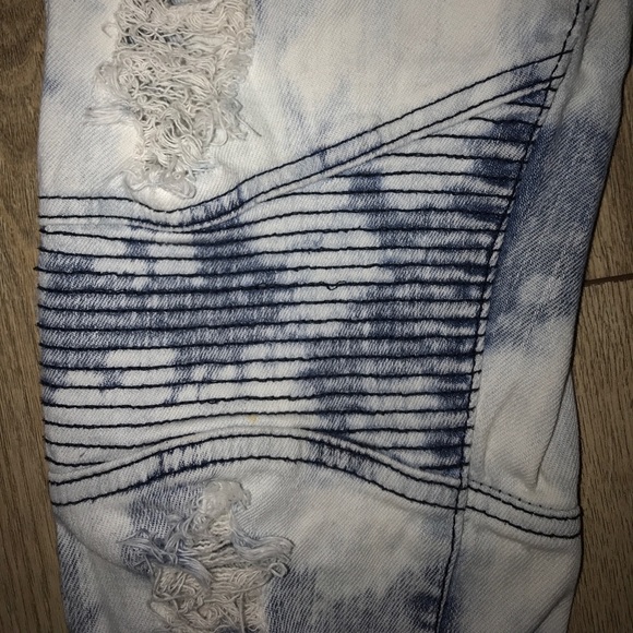 MACHINE RIBBED DISTRESSED SKINNY DENIM-ACID WASHED - Picture 5 of 6