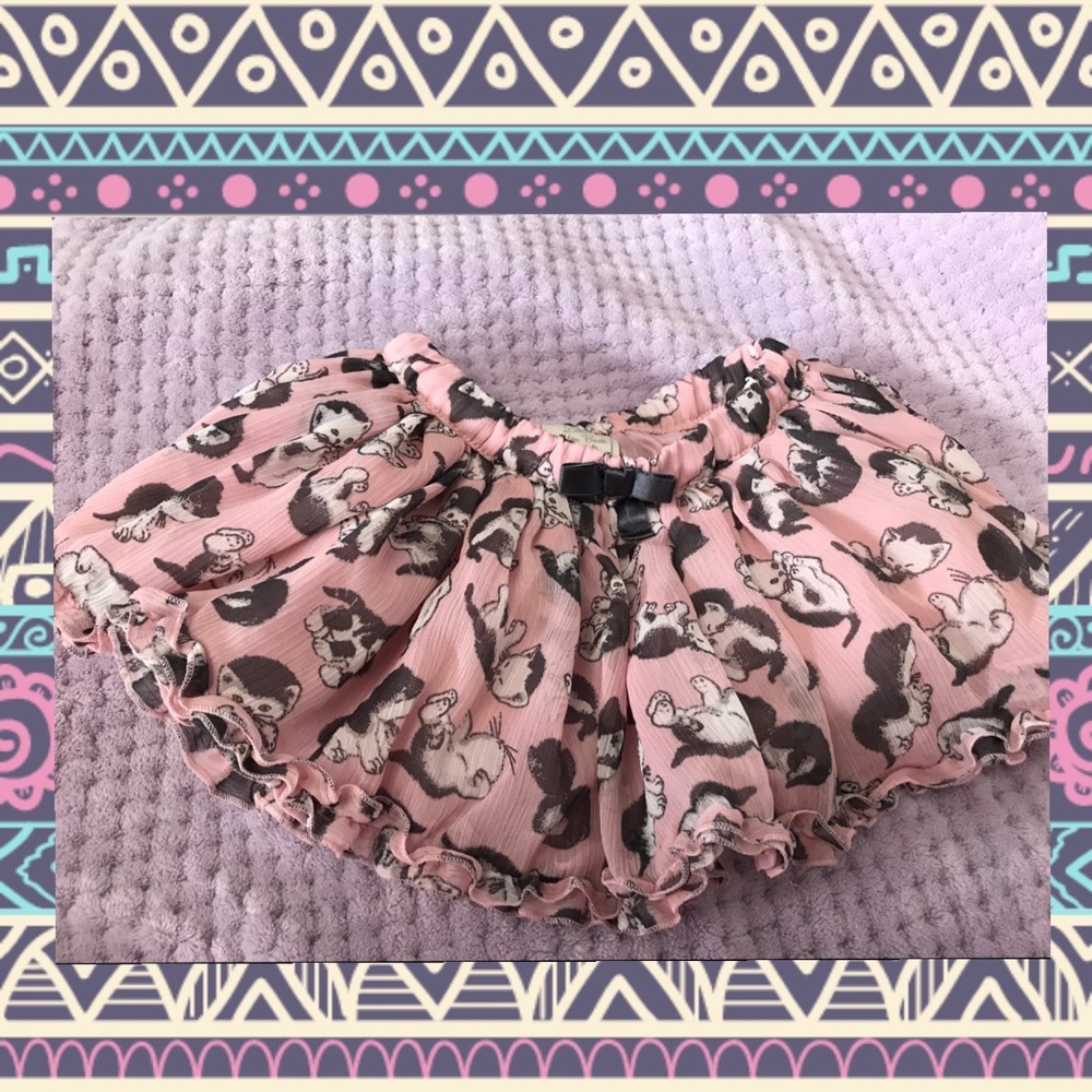 Gorgeous soft pink kittens accents skirt