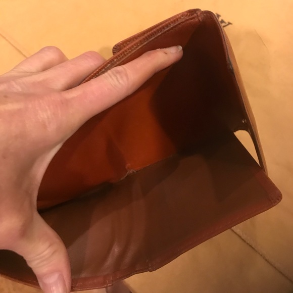 LV WKND SALE! Louis Vuitton Brown EPI Small Wallet - Picture 6 of 8