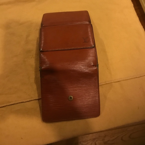 LV WKND SALE! Louis Vuitton Brown EPI Small Wallet - Picture 7 of 8