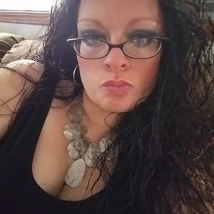 Meet your Posher, Kella