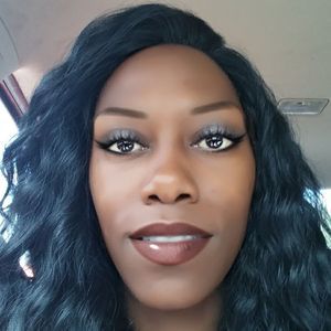 Meet your Posher, Yolanda