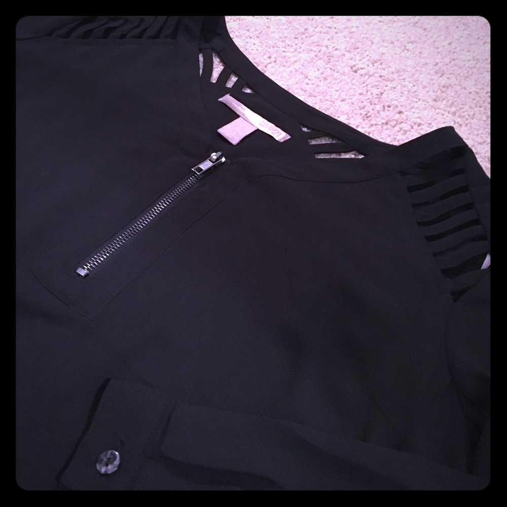 Edgy Flattering Black Blouse M