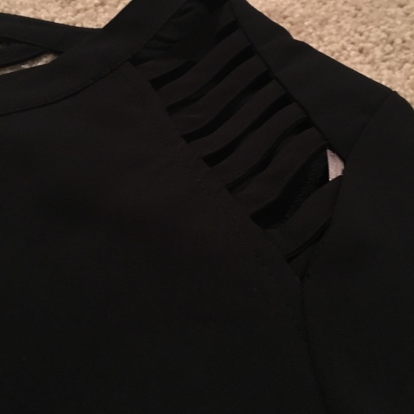 Edgy Flattering Black Blouse M - Picture 4 of 7