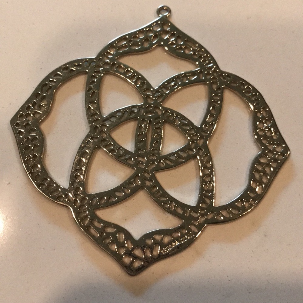 Kendra Scott Betty pendant