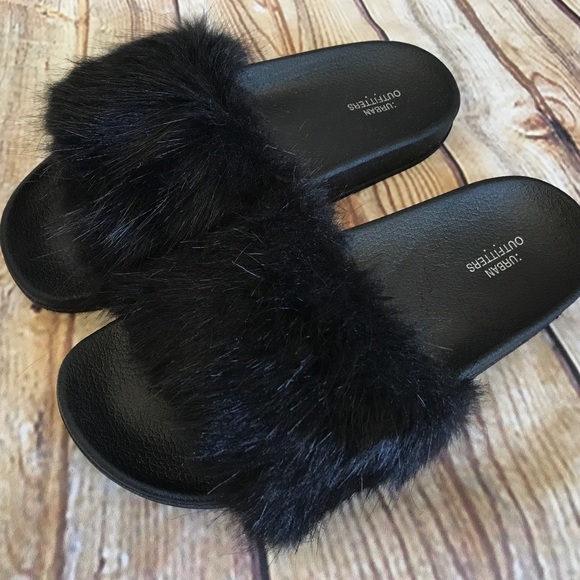 🖤Glam Faux Fur Slides Size 6🖤 - Picture 2 of 8