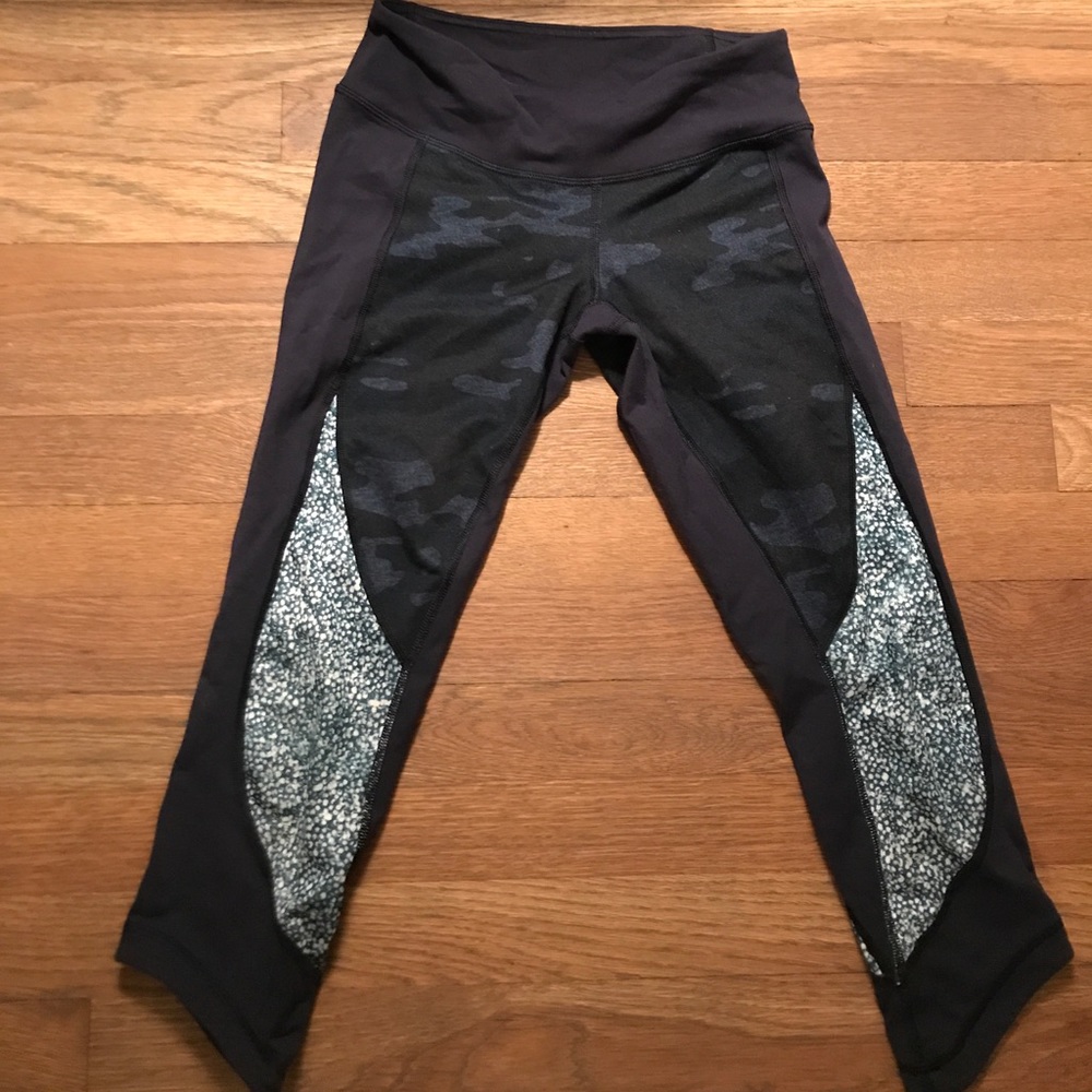 Lululemon camo crop workout pants