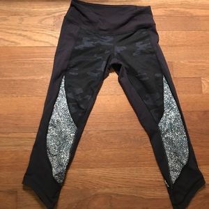 Lululemon camo crop workout pants