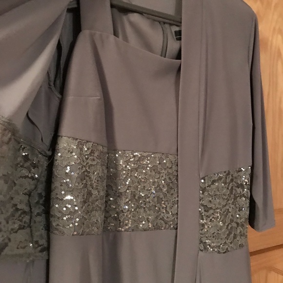 Dress - Picture 3 of 6