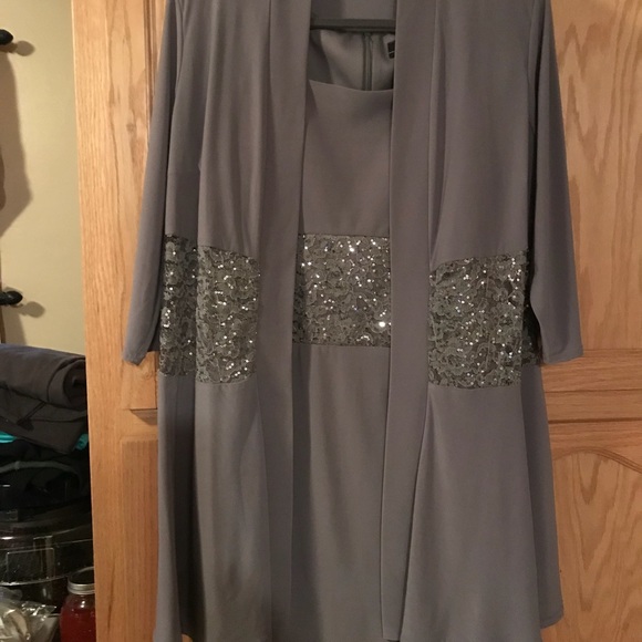 Dress - Picture 5 of 6