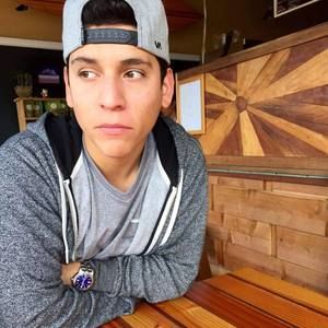 Meet your Posher, Leonel