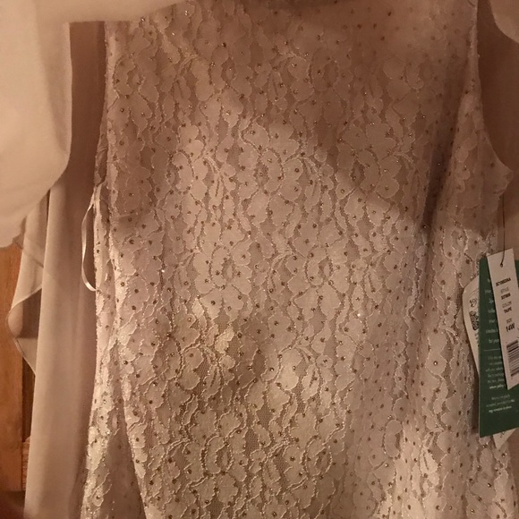 Dress - Picture 4 of 6