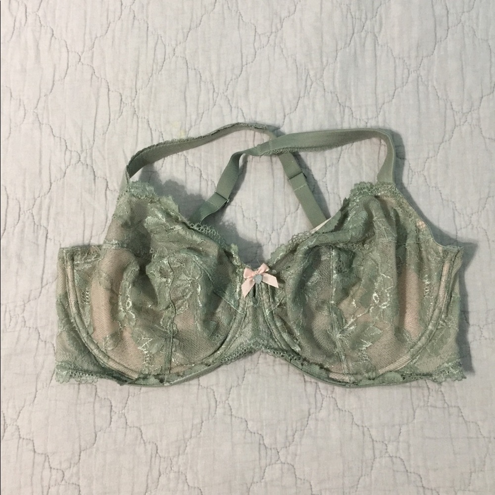 NWOT VICTORIA SECRET GREEN LACE BRA