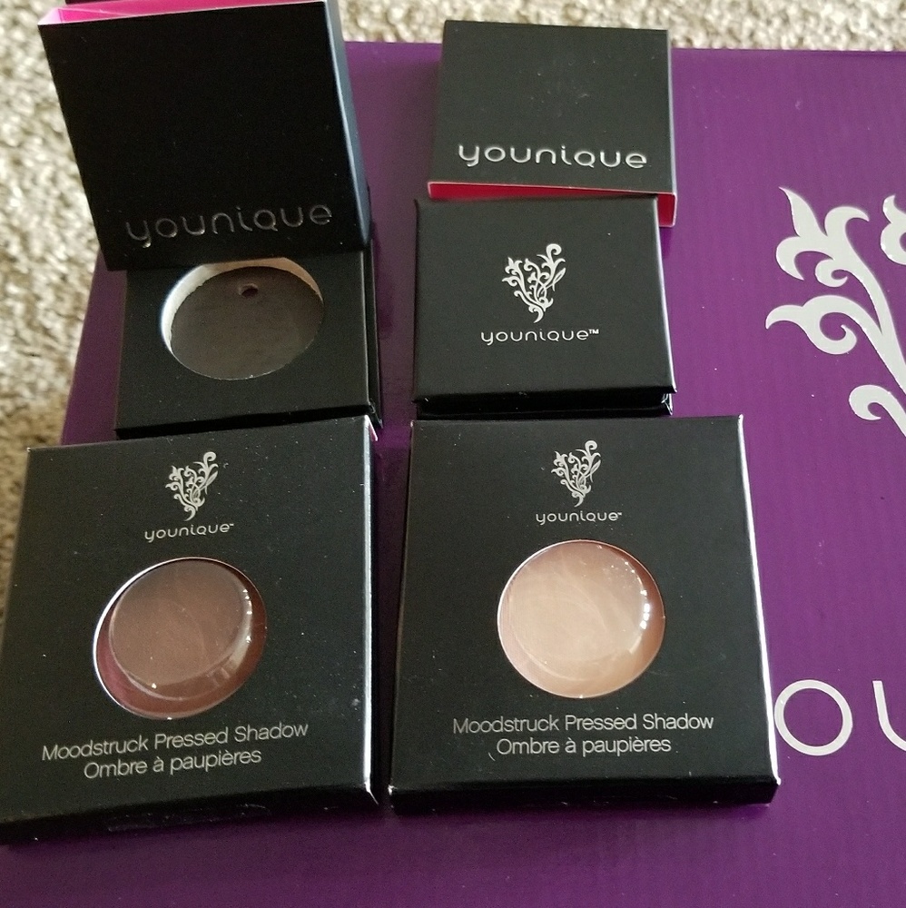 Younique pressed eye shadow