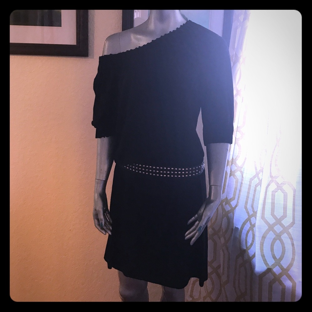 Black dress, off shoulder or not belt it or not