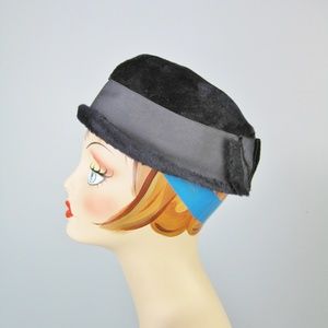 Vintage Hat Black Fur Velour w Wide Ribbon