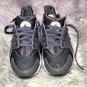 Women’s Nike Huarache Run Dark Grey