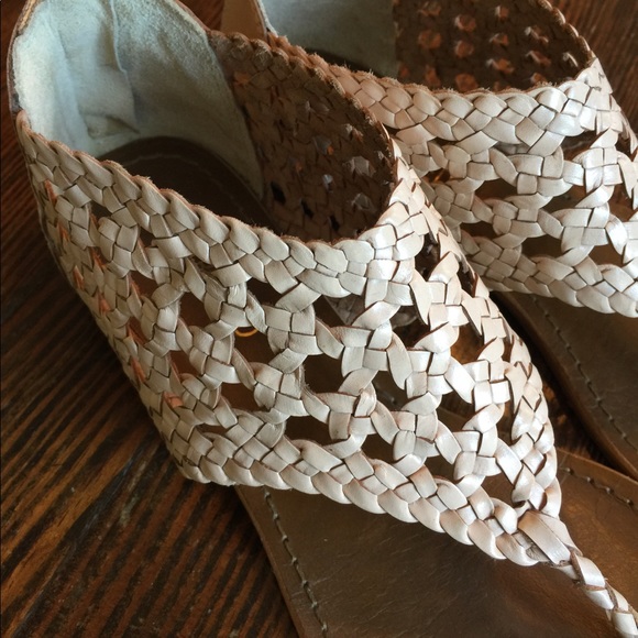 Restricted Destiny wicker thong sandals - Picture 2 of 5