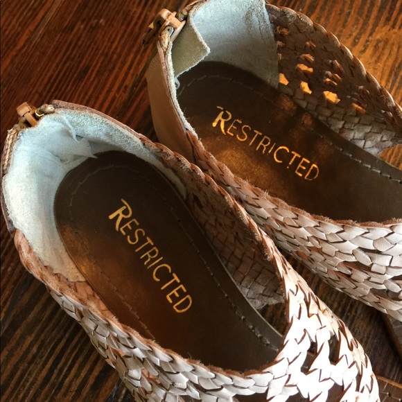 Restricted Destiny wicker thong sandals - Picture 3 of 5
