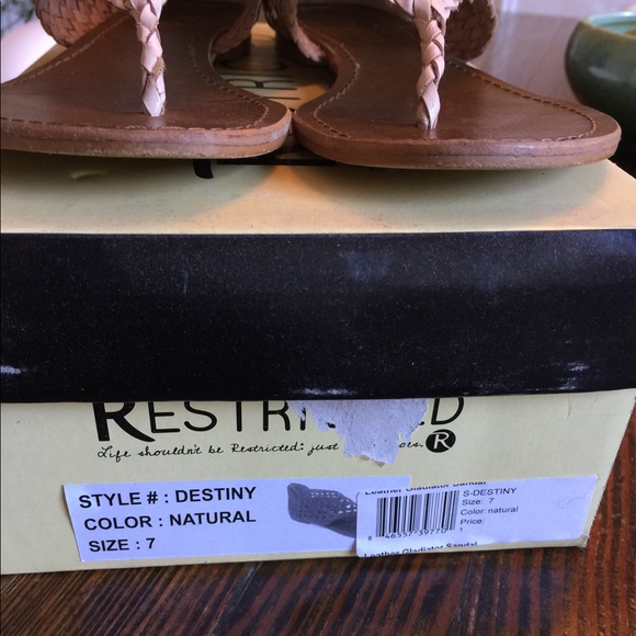 Restricted Destiny wicker thong sandals - Picture 5 of 5