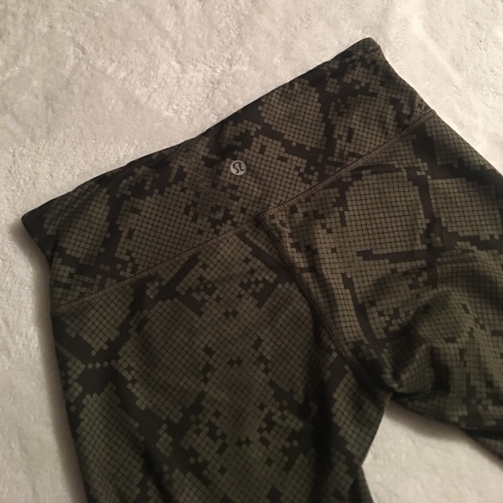 Lululemon crop leggings