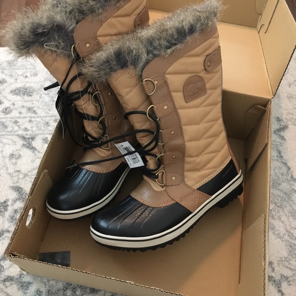 NIB Sorel Tofino fall winter Boots sz 10 NEW!!