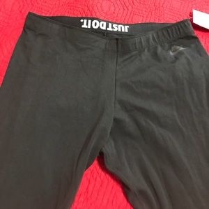✔️NIKE WORKOUT LEGGINGS!! NWT!!!!