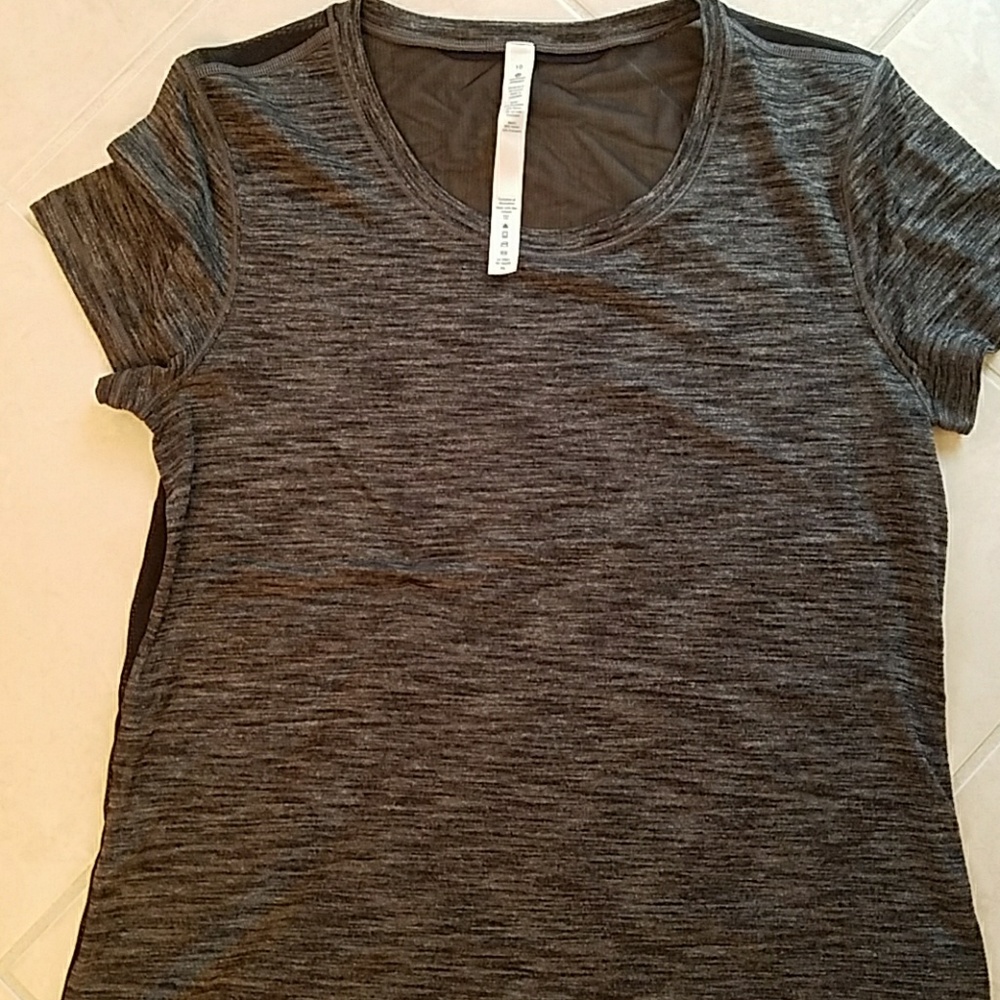 Lululemon short sleeve shirt