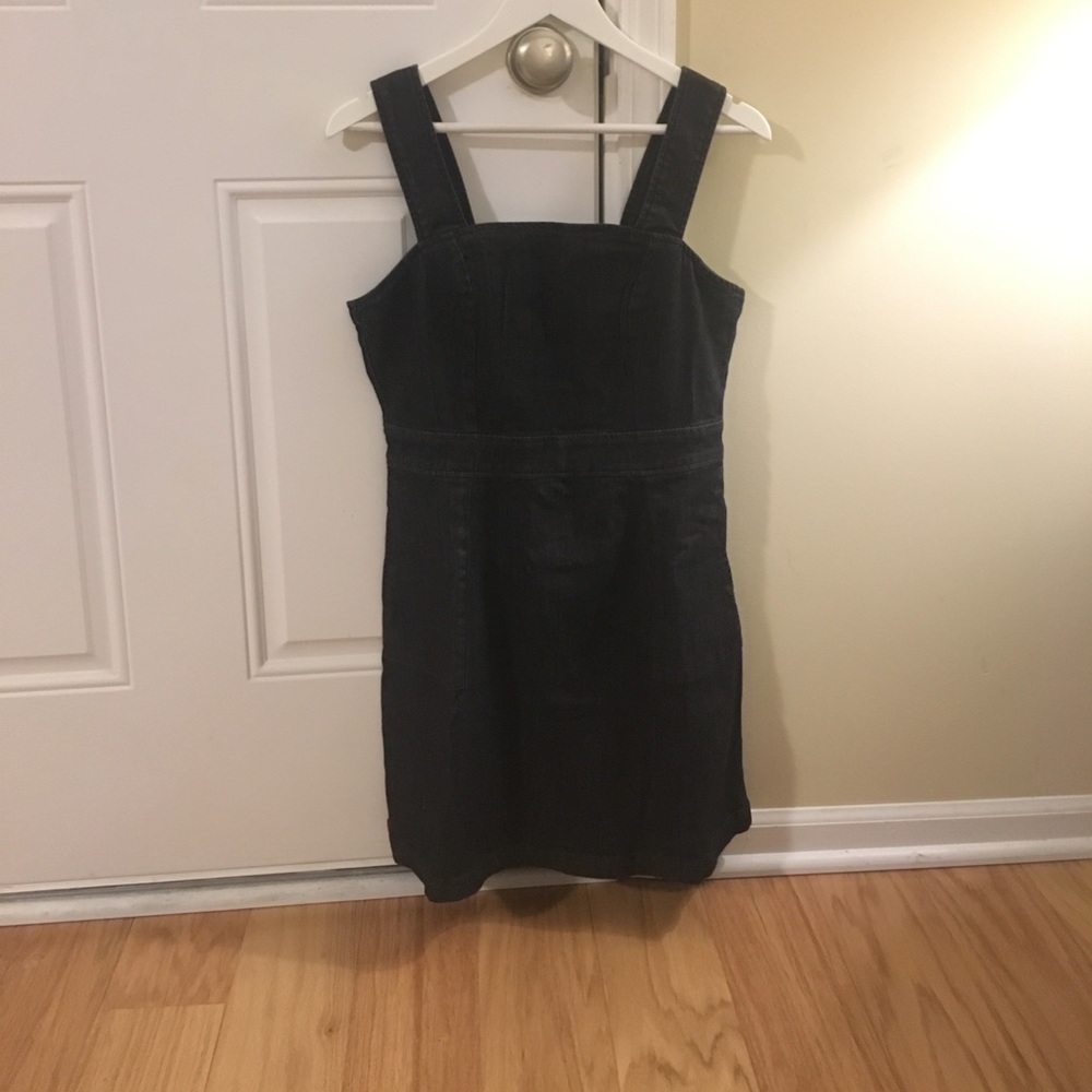 Super cute jean jumper - never worn!!