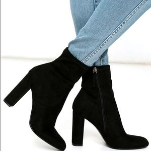 Steve Madden Edit Black Suede Boots