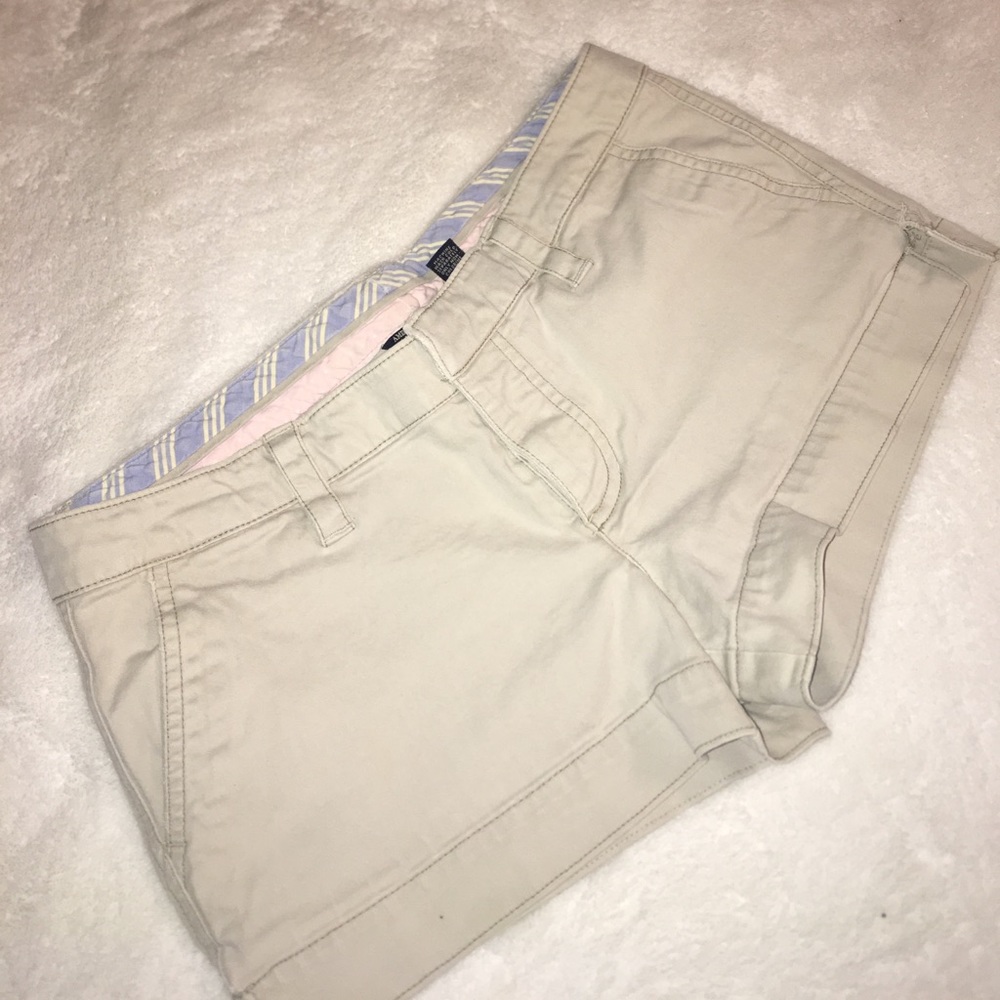 Women's American Eagle khaki shorts