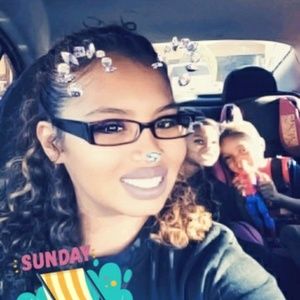 Meet your Posher, Laray