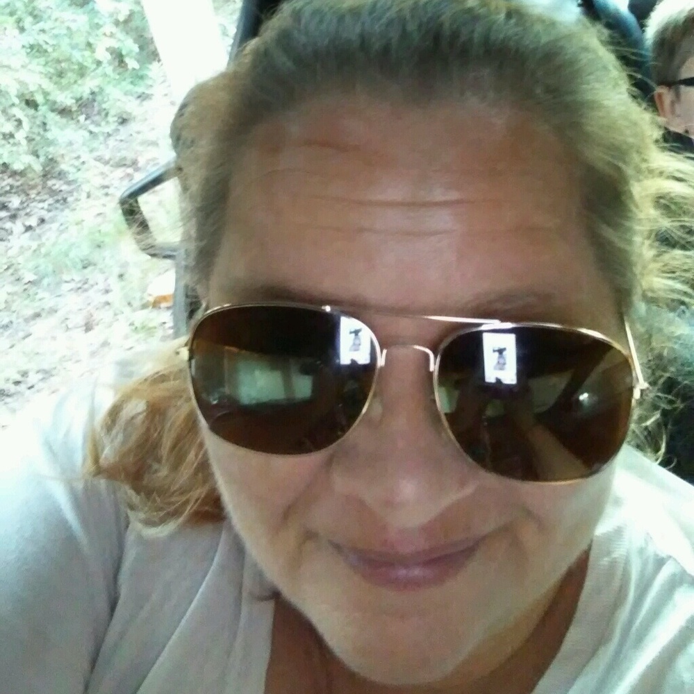Meet your Posher, Pamela