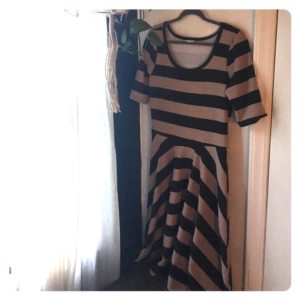 Lularoe Nicole dress size L