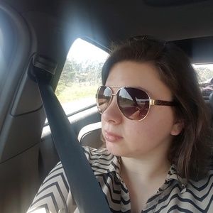 Meet your Posher, Faye