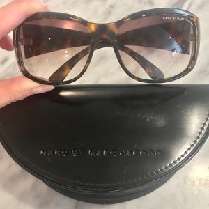Marc Jacobs oversized sunglasses with case