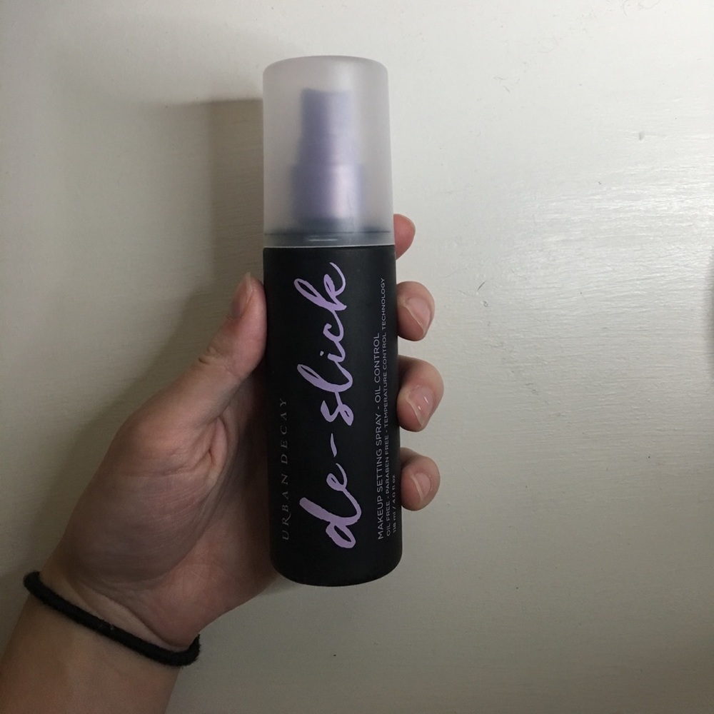 URBAN DECAY DE-SLICK SETTING SPRAY