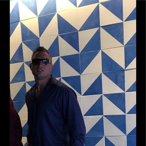 Meet your Posher, Adrian