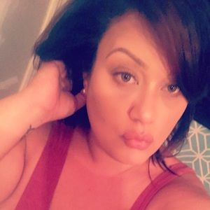 Meet your Posher, Loni