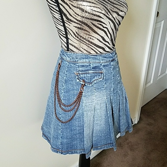 Crest CJ denim jacket & skirt - Picture 3 of 8