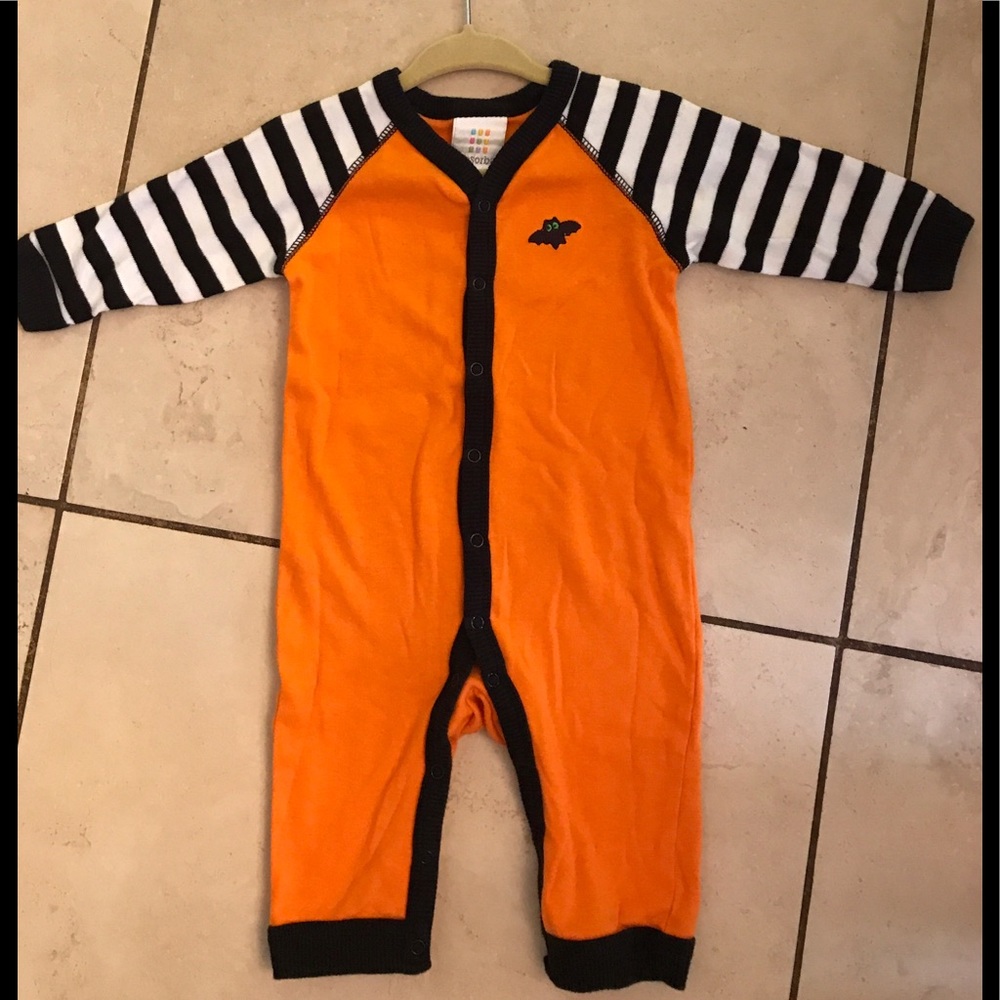 Adorable unisex Halloween outfit