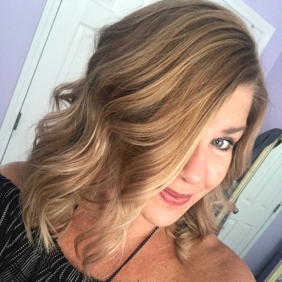 Meet your Posher, Ellen - Picture 3 of 5