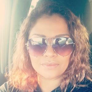 Meet your Posher, Alba