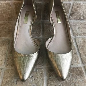 Vince Camuto Louise et Cie gold Snakeskin size 5
