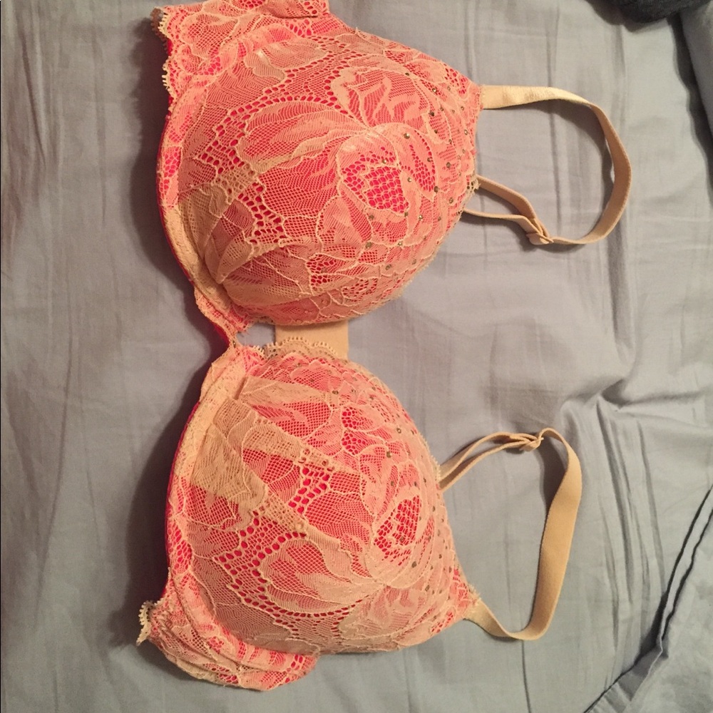 Lacey victoria secret bra!