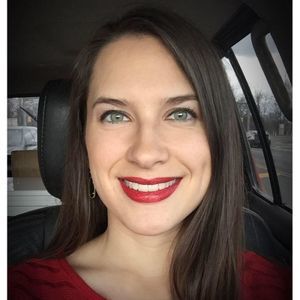 Meet your Posher, Crystal