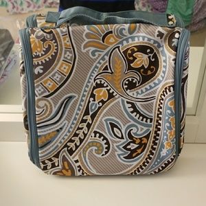 Thirty one hanging traveler case