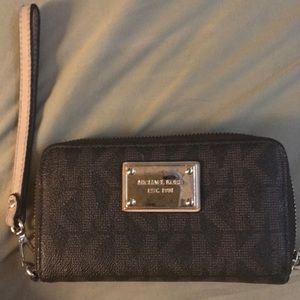 Michael Kors wristlet wallet