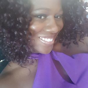 Meet your Posher, Alexis