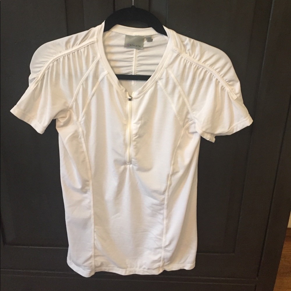 Short sleeve activewear top